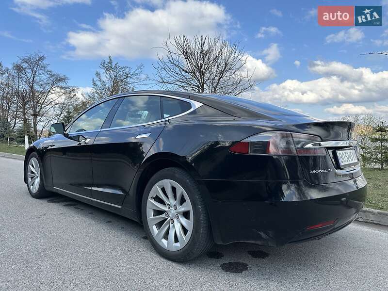 Лифтбек Tesla Model S 2017 в Тернополе