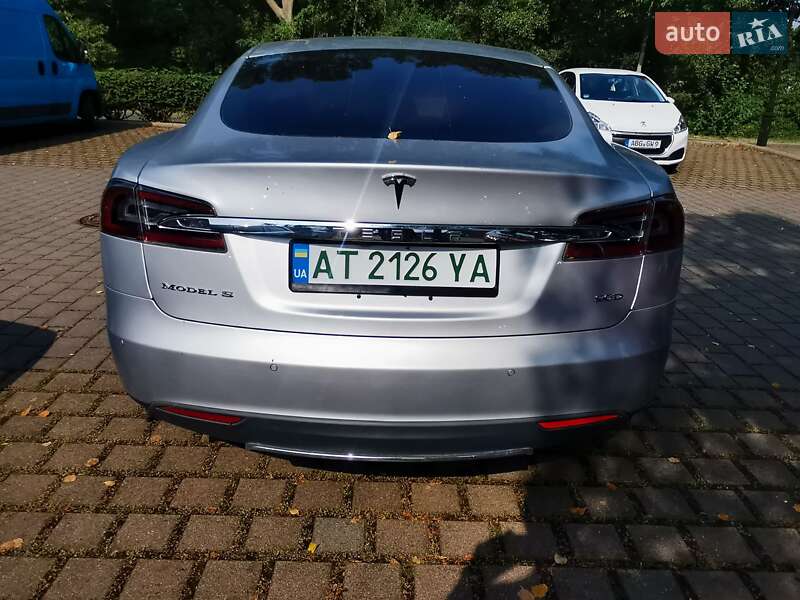 Ліфтбек Tesla Model S 2016 в Тернополі