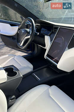 Лифтбек Tesla Model S 2017 в 