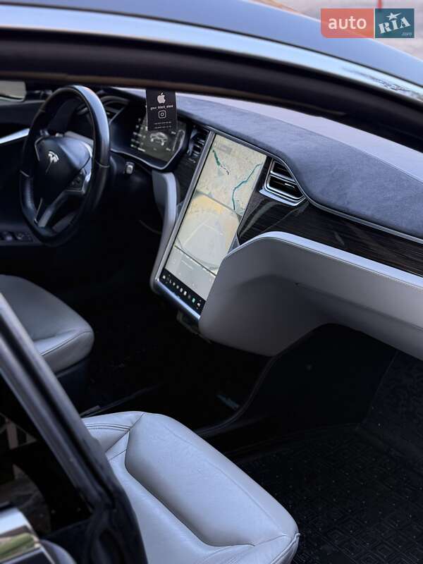 Ліфтбек Tesla Model S 2015 в Вінниці