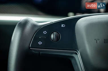 Ліфтбек Tesla Model S 2021 в 
