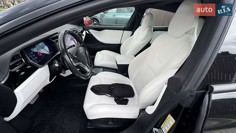 Лифтбек Tesla Model S 2017 в Киеве фото 17 Лифтбек Tesla Model S 2017 в Киеве