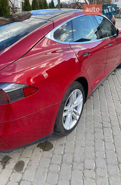 Ліфтбек Tesla Model S 2014 в 