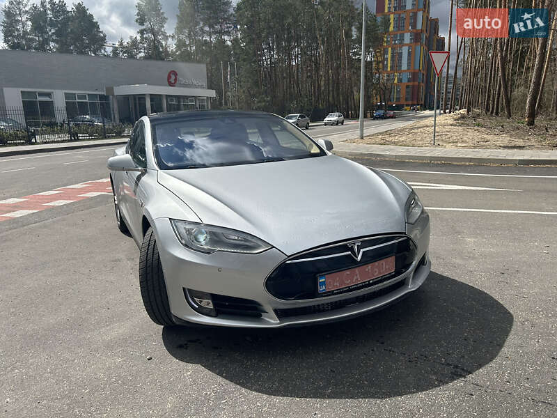 Ліфтбек Tesla Model S 2014 в Житомирі