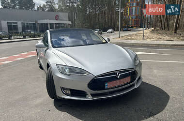 Лифтбек Tesla Model S 2014 в 