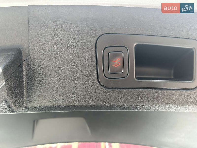 Ліфтбек Tesla Model S 2014 в Житомирі