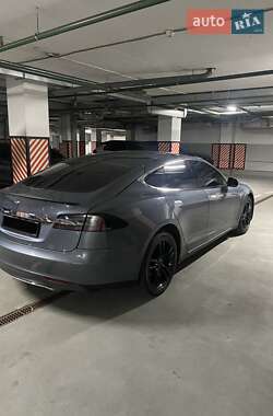 Ліфтбек Tesla Model S 2013 в 