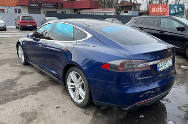 Ліфтбек Tesla Model S 2015 в 