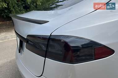 Ліфтбек Tesla Model S 2017 в 