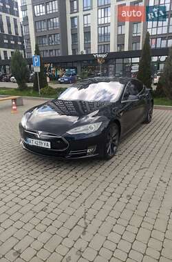 Лифтбек Tesla Model S 2013 в 