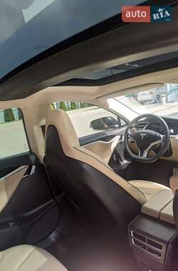 Лифтбек Tesla Model S 2013 в 