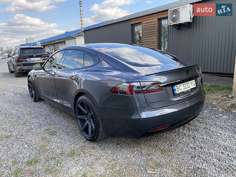 Ліфтбек Tesla Model S 2017 в Львові