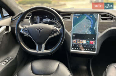 Лифтбек Tesla Model S 2014 в 