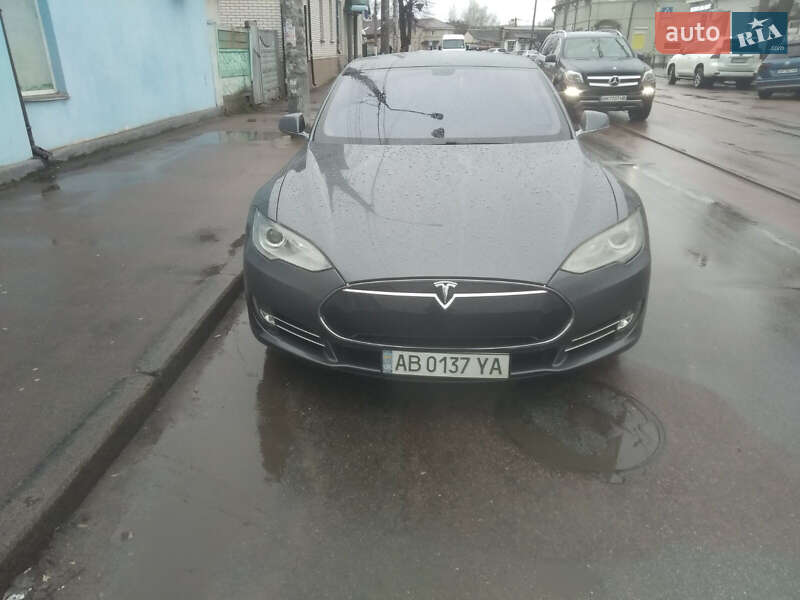 Tesla Model S 2013