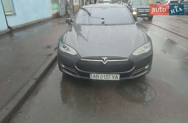 Лифтбек Tesla Model S 2013 в 