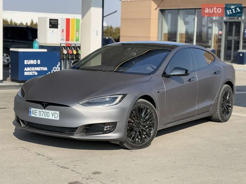 Лифтбек Tesla Model S 2016 в Днепре