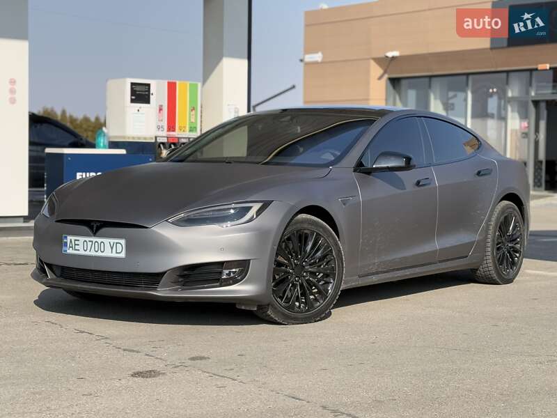 Лифтбек Tesla Model S 2016 в Днепре