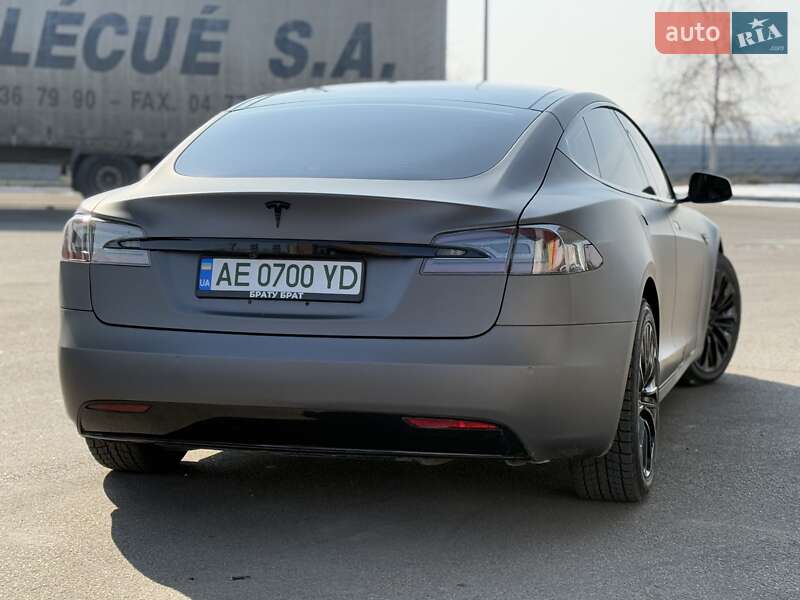 Лифтбек Tesla Model S 2016 в Днепре