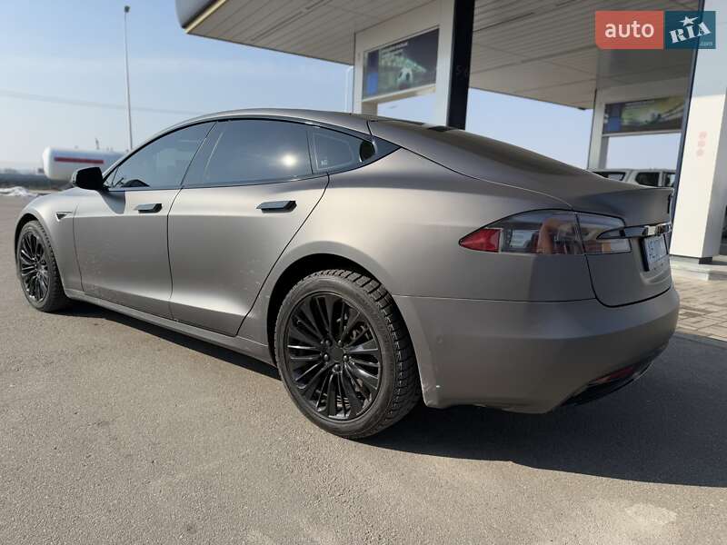 Лифтбек Tesla Model S 2016 в Днепре