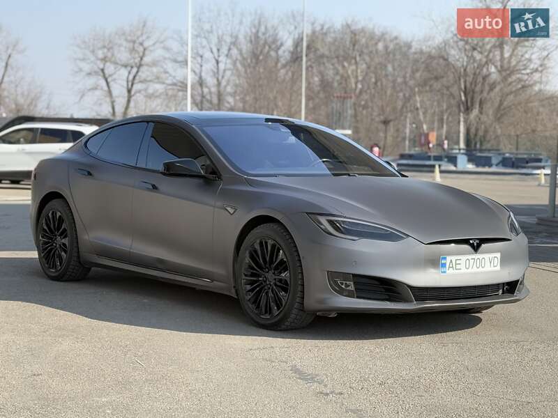 Лифтбек Tesla Model S 2016 в Днепре