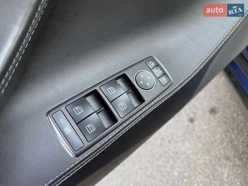 Лифтбек Tesla Model S 2016 в Днепре