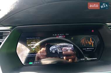 Лифтбек Tesla Model S 2015 в 