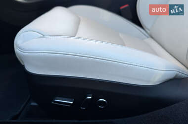 Лифтбек Tesla Model S 2022 в 
