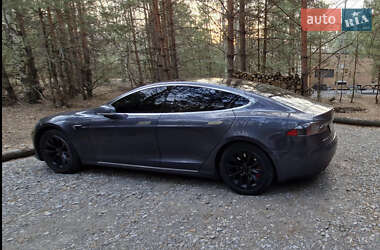 Лифтбек Tesla Model S 2017 в Киеве