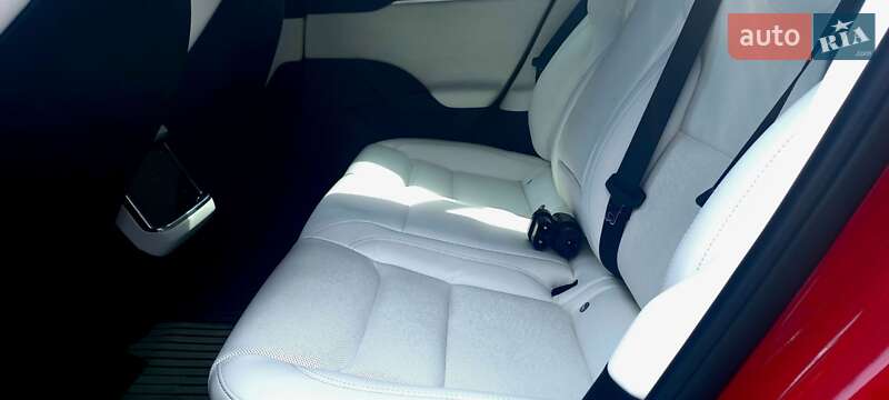 Лифтбек Tesla Model S 2021 в Одессе