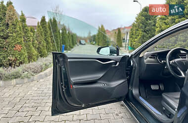 Лифтбек Tesla Model S 2014 в 
