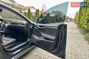 Лифтбек Tesla Model S 2014 в 