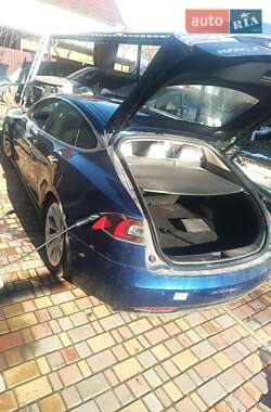Ліфтбек Tesla Model S 2018 в 