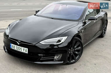 Лифтбек Tesla Model S 2017 в 
