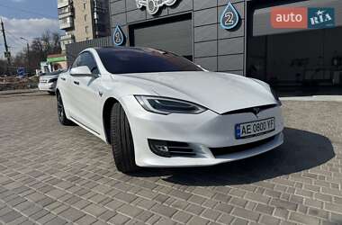 Лифтбек Tesla Model S 2020 в 