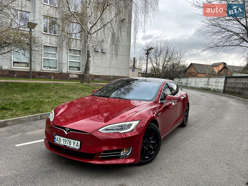 Ліфтбек Tesla Model S 2016 в 