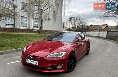 Ліфтбек Tesla Model S 2016 в 