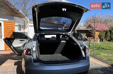 Лифтбек Tesla Model S 2016 в 