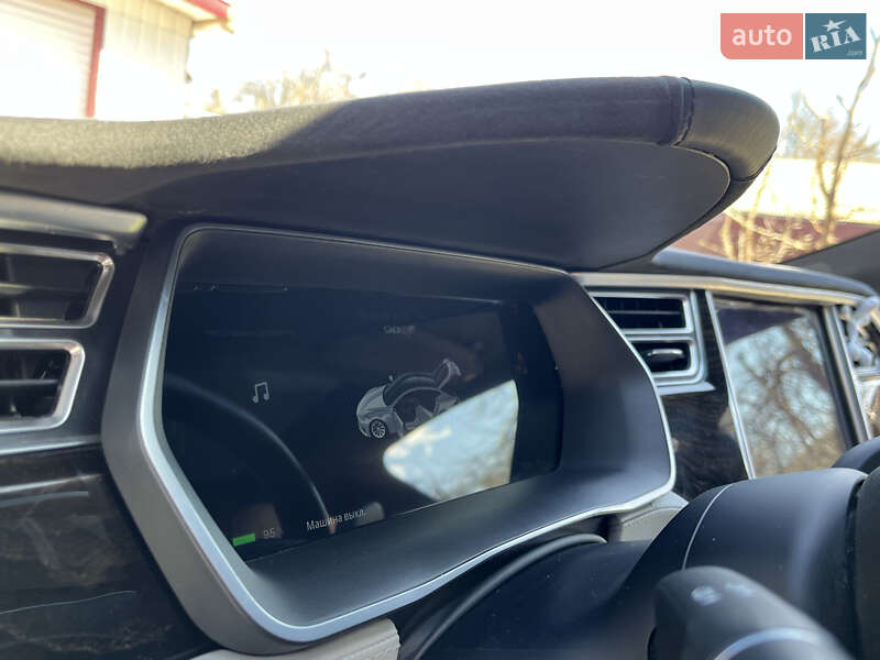Ліфтбек Tesla Model S 2016 в Львові