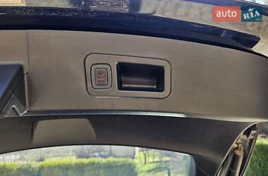 Лифтбек Tesla Model S 2017 в Львове