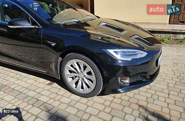 Лифтбек Tesla Model S 2017 в Львове