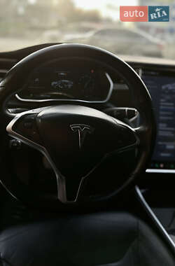 Лифтбек Tesla Model S 2016 в 