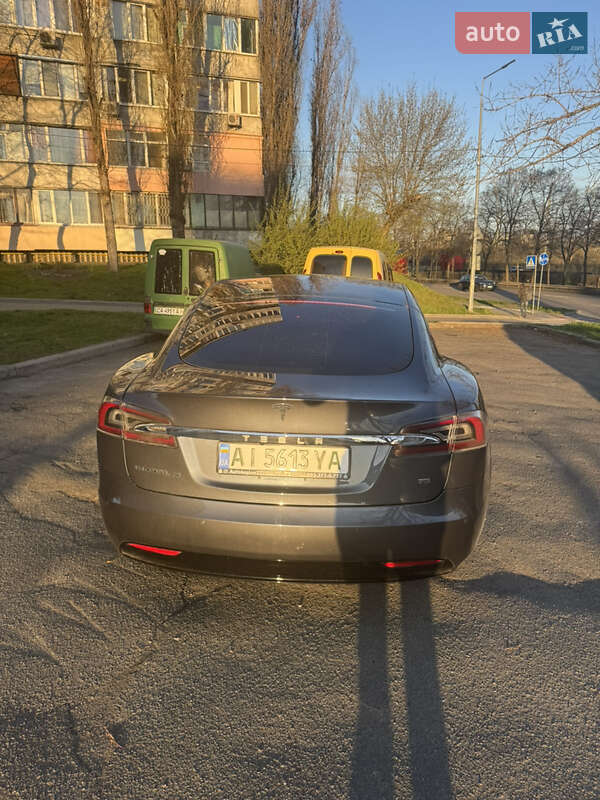 Лифтбек Tesla Model S 2017 в Киеве