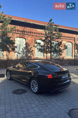 Лифтбек Tesla Model S 2013 в 