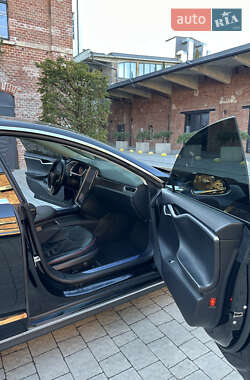 Лифтбек Tesla Model S 2013 в 