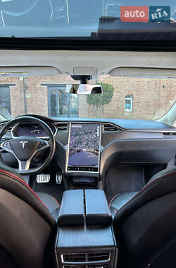 Лифтбек Tesla Model S 2013 в 