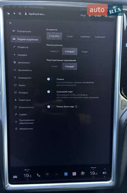Лифтбек Tesla Model S 2016 в 