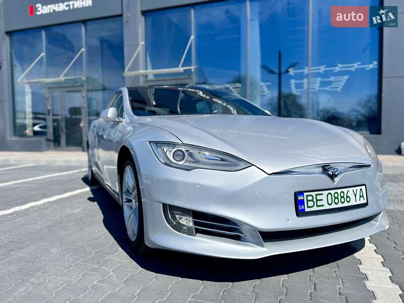 Tesla Model S 2016