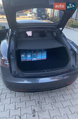 Лифтбек Tesla Model S 2019 в 