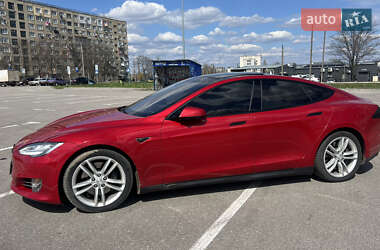 Лифтбек Tesla Model S 2016 в 