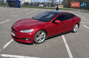 Лифтбек Tesla Model S 2016 в 